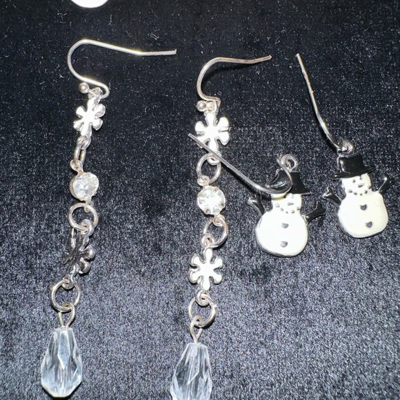 Nwt Bundle of 4 Snowman bracelets and earrings - Picture 3 of 5